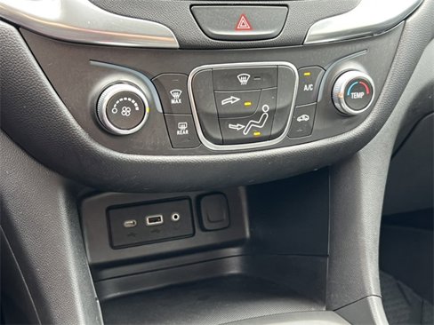 Used 2021 Chevrolet Equinox LT w/ LPO, Floor Liner Package image 22