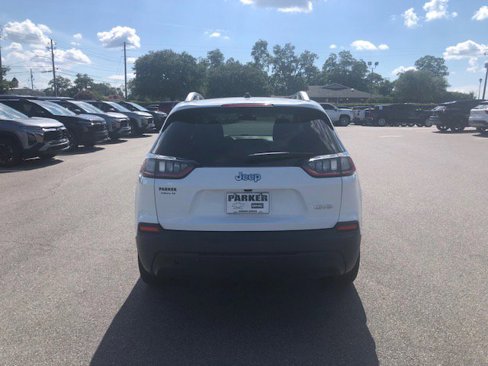 Used 2019 Jeep Cherokee Latitude w/ Popular Appearance Group image 8