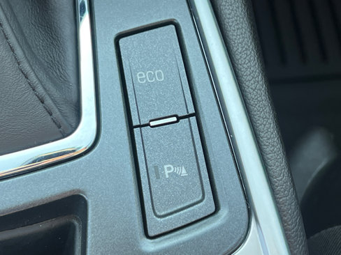 Used 2015 Cadillac SRX Luxury image 30