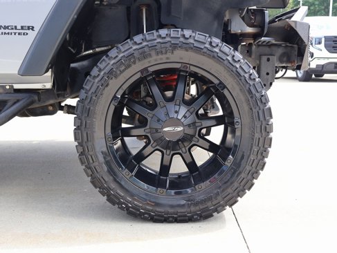 Used 2016 Jeep Wrangler Unlimited Rubicon image 35
