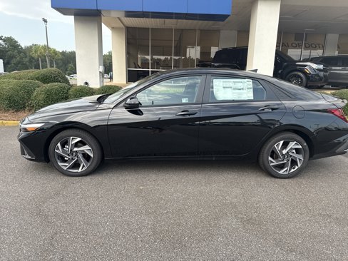 New 2025 Hyundai Elantra Sport image 2