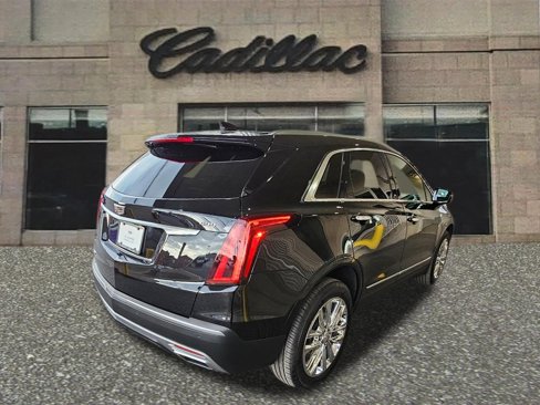 Used 2021 Cadillac XT5 Premium Luxury image 4