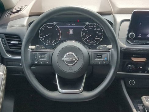 Used 2023 Nissan Rogue SV image 14