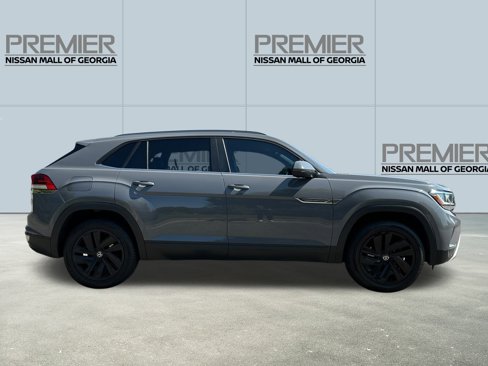 Used 2020 Volkswagen Atlas Cross Sport SE w/ Panoramic Sunroof Package image 4