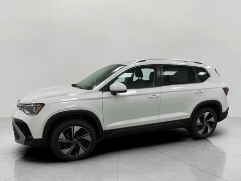 New 2025 Volkswagen Taos SE image 7