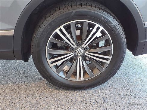 Used 2018 Volkswagen Tiguan SEL image 7