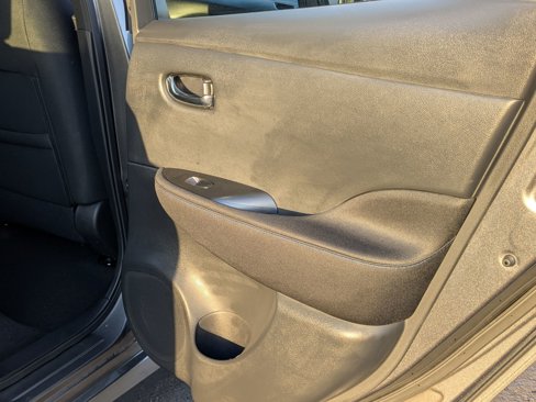 Certified 2024 Nissan Leaf S image 28