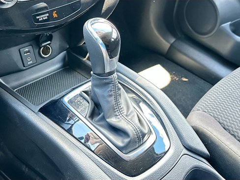 Certified 2017 Nissan Rogue Sport S image 16