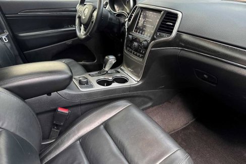 Used 2018 Jeep Grand Cherokee Limited image 18