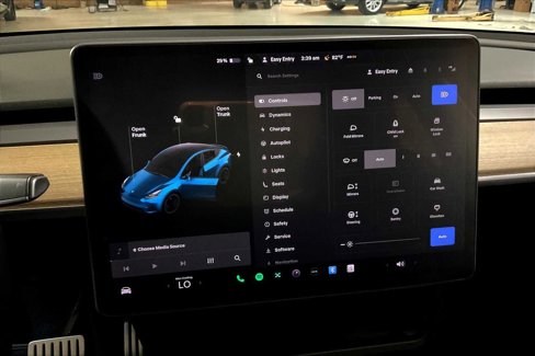 Used 2021 Tesla Model Y Performance image 33