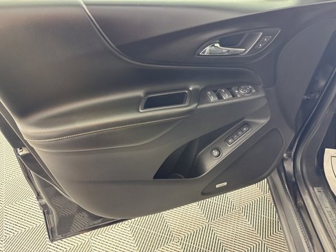 Used 2018 Chevrolet Equinox Premier image 10
