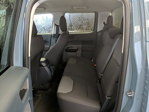 Used 2022 Ford Maverick XL image 11