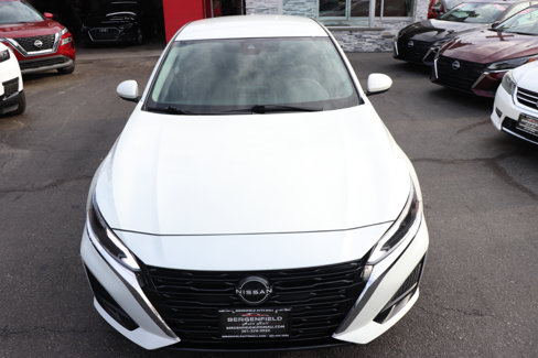 Used 2023 Nissan Altima 2.5 SV image 9