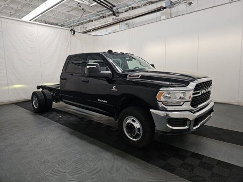 Used 2023 RAM 3500 SLT w/ Quick Order Package 2YG SLT image 3