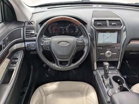 Used 2018 Ford Explorer Platinum image 33