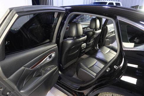 Used 2015 INFINITI Q70 5.6 image 15