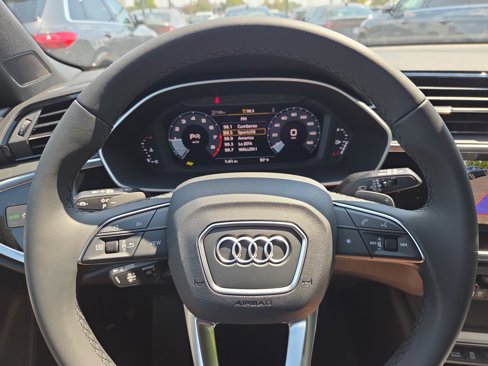 New 2025 Audi Q3 2.0T Premium image 9