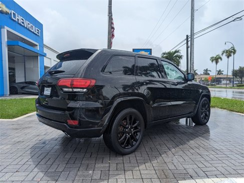 Used 2020 Jeep Grand Cherokee Altitude image 14