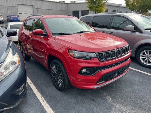Used 2023 Jeep Compass Limited image 3