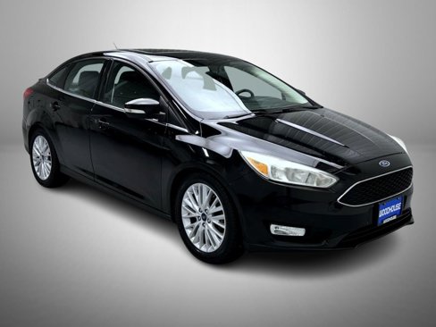 Used 2016 Ford Focus Titanium w/ Titanium Cold Weather Package image 3