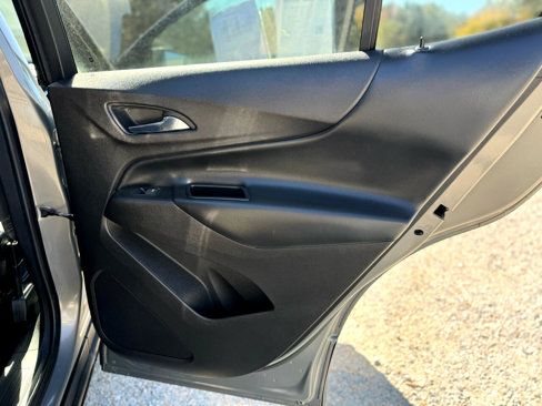 Used 2018 Chevrolet Equinox LT image 24
