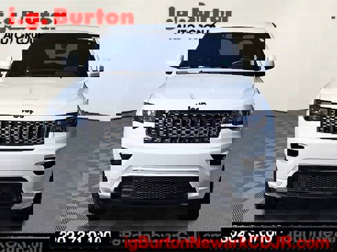 Certified 2020 Jeep Grand Cherokee Altitude image 2