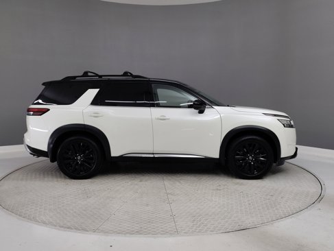 Used 2022 Nissan Pathfinder Platinum w/ Cargo Package image 5