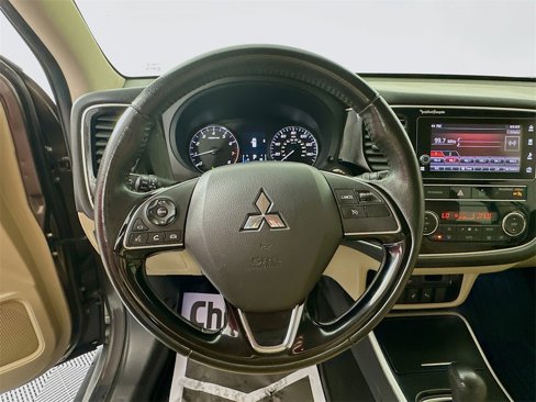 Used 2019 Mitsubishi Outlander SEL image 11