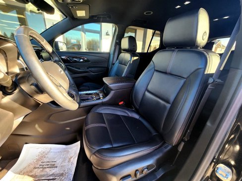 Used 2023 Chevrolet Traverse RS image 10