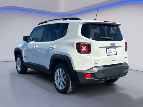 Used 2022 Jeep Renegade Latitude image 12