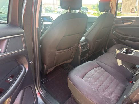 Used 2019 Ford Edge SEL image 18