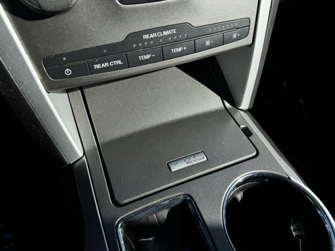 Used 2014 Ford Explorer XLT image 9