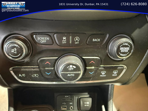 Used 2015 Jeep Cherokee Limited image 20