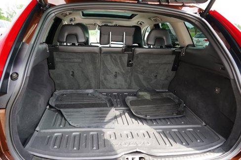 Used 2016 Volvo XC60 T6 Platinum w/ Protection Package image 30