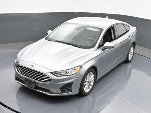 Used 2020 Ford Fusion SE image 30