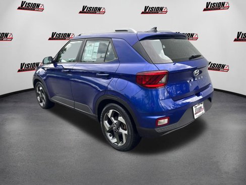 Used 2022 Hyundai Venue SEL w/ Cargo Package image 7