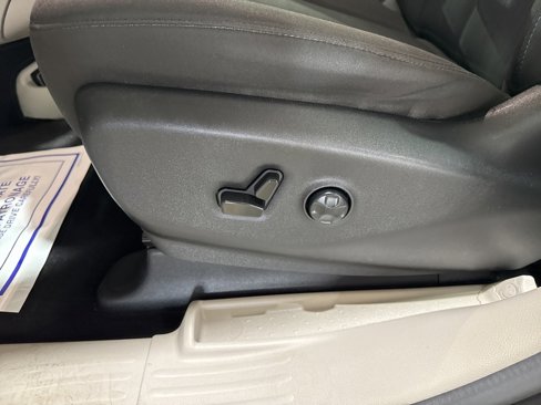 Used 2021 Chrysler Pacifica Touring w/ Cold Weather Group image 14