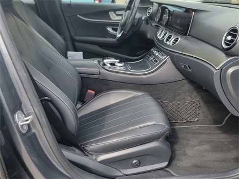 Used 2018 Mercedes-Benz E 300 image 19