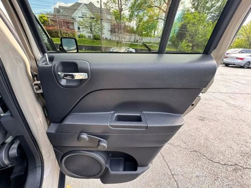 Used 2017 Jeep Patriot Sport image 23