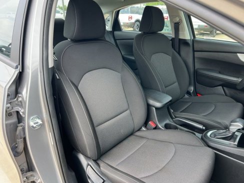 Used 2022 Kia Forte LXS image 25
