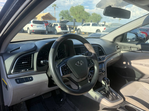 Used 2017 Hyundai Elantra SE image 17