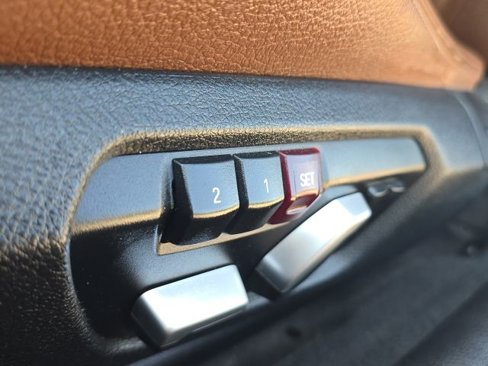Used 2016 BMW M235i Convertible image 16