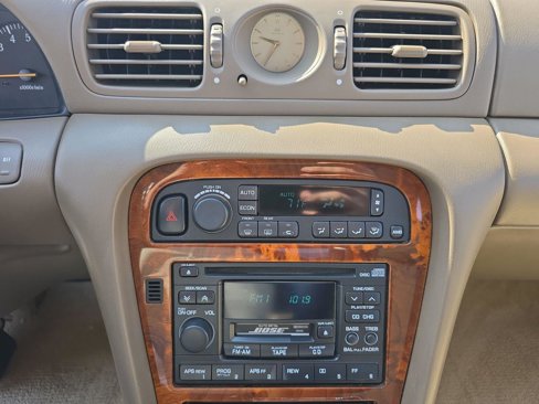Used 1997 INFINITI J30 image 9