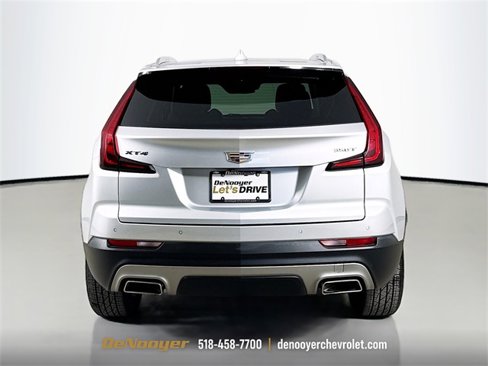 Used 2021 Cadillac XT4 Premium Luxury w/ Cold Weather Package image 6