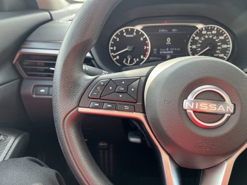 Used 2024 Nissan Altima 2.5 SV image 23