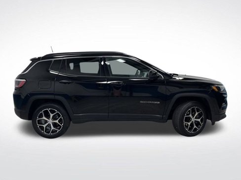 Used 2024 Jeep Compass Limited image 2