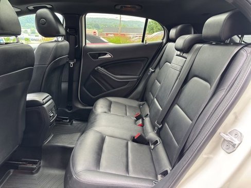 Used 2017 Mercedes-Benz GLA 250 4MATIC image 16