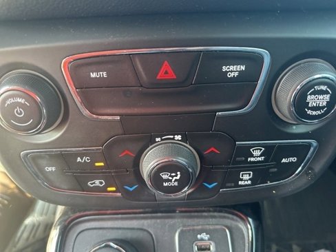 Used 2018 Jeep Compass Limited image 16