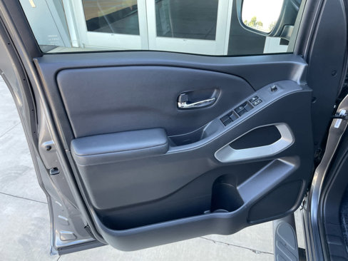 Used 2022 Nissan Frontier SV image 15