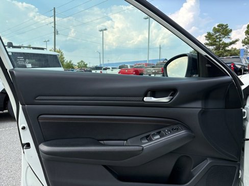 Used 2022 Nissan Altima 2.5 SR image 8